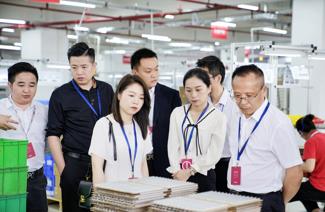 互学互鉴,携手共进 | 德技优品门窗参观好博窗控集团!