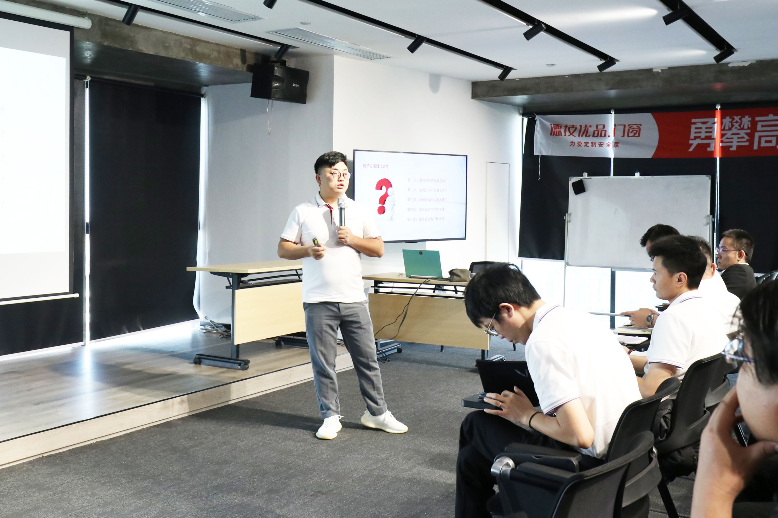 011698828570700572.jpg 方总.jpg